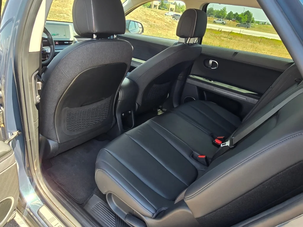 Used 2023 Digital Teal Hyundai Limited image 15