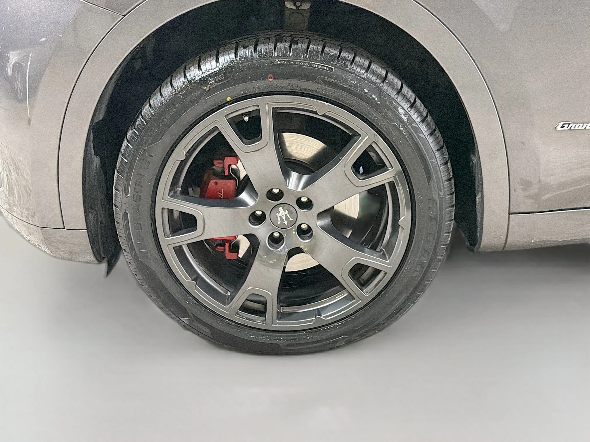 Used 2018 Gray Maserati GranLusso image 42