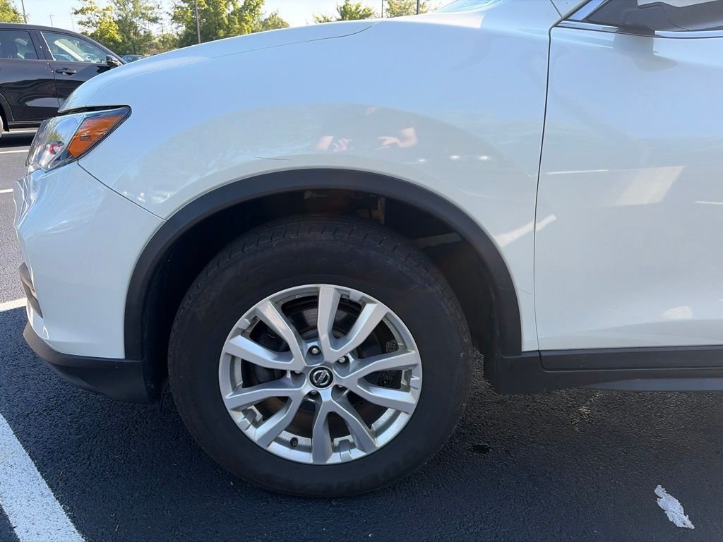 Used 2019 Pearl White Nissan SV image 11