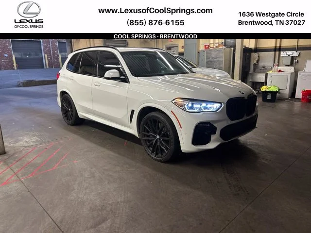 Used 2021 White BMW M50i image 1