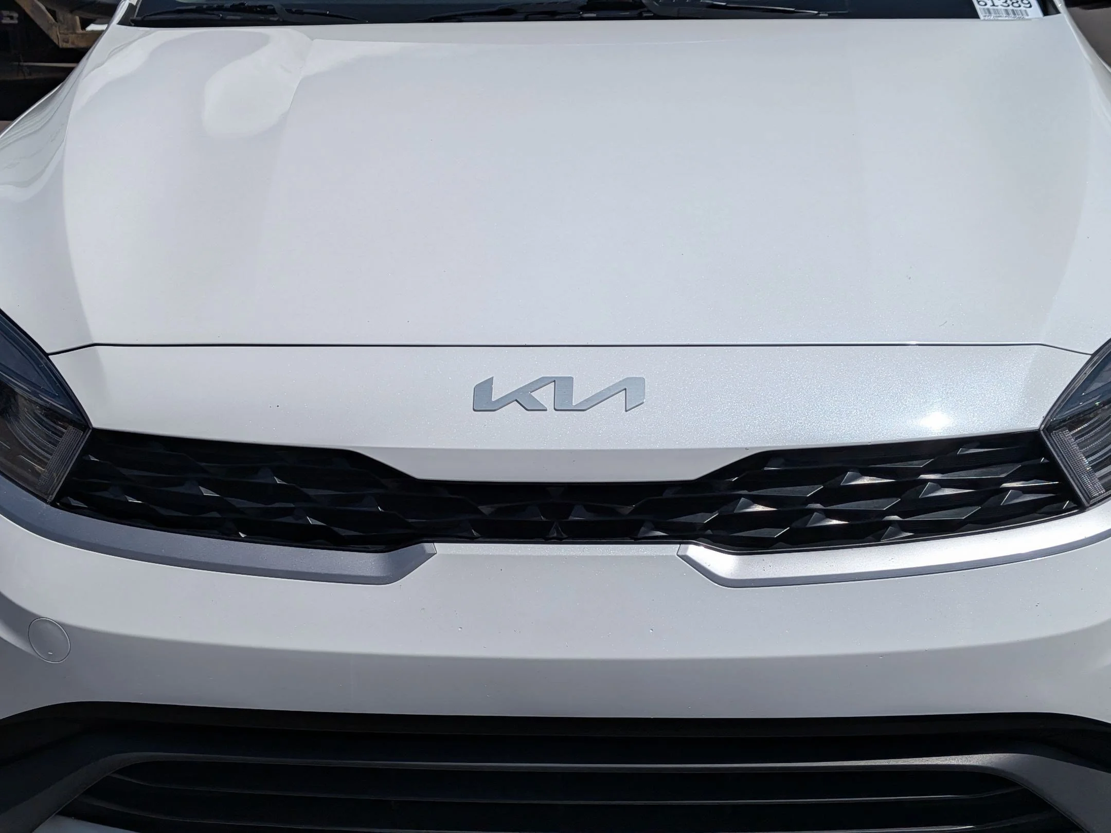 Used 2023 Snow White Pearl Kia LXS image 9