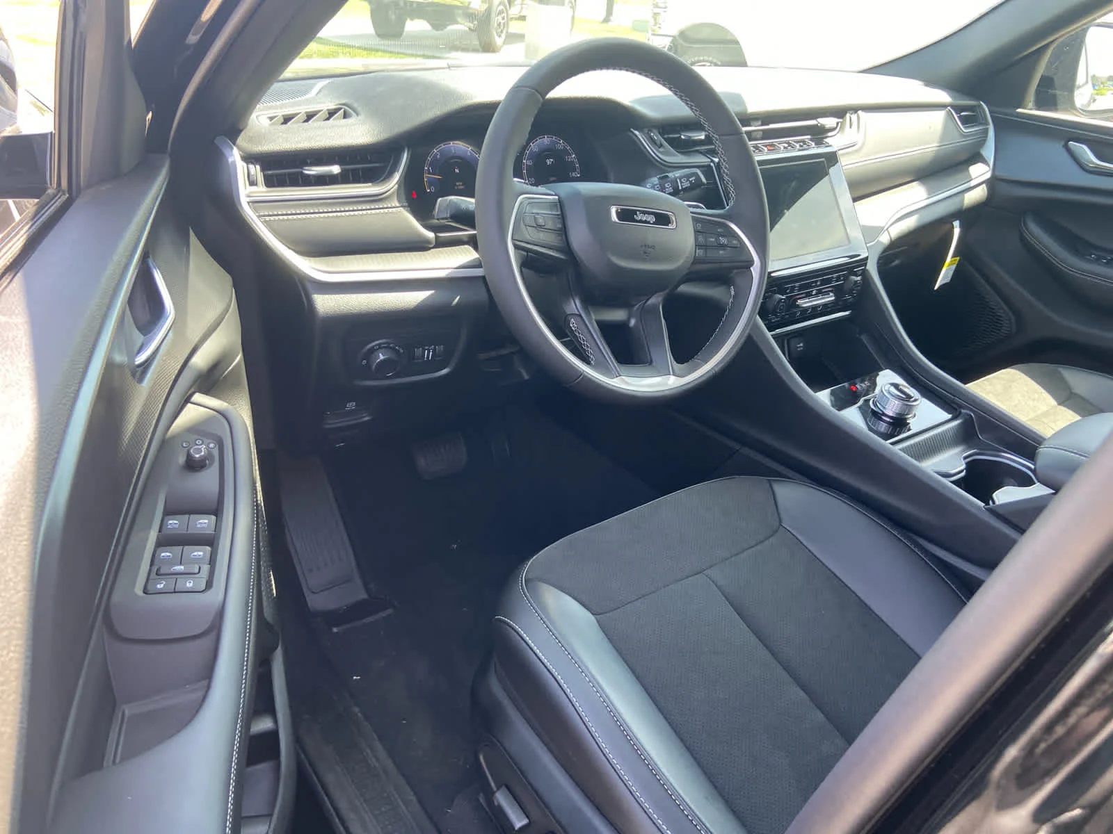 2025 Jeep Grand Cherokee L Altitude - Photo 19