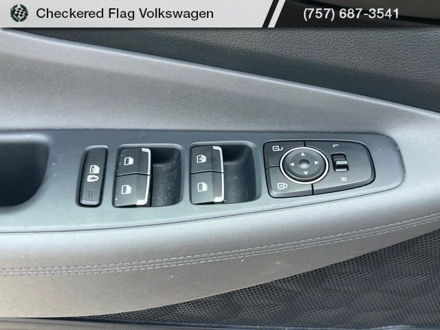 Used 2023 Portofino Gray Hyundai SE image 15