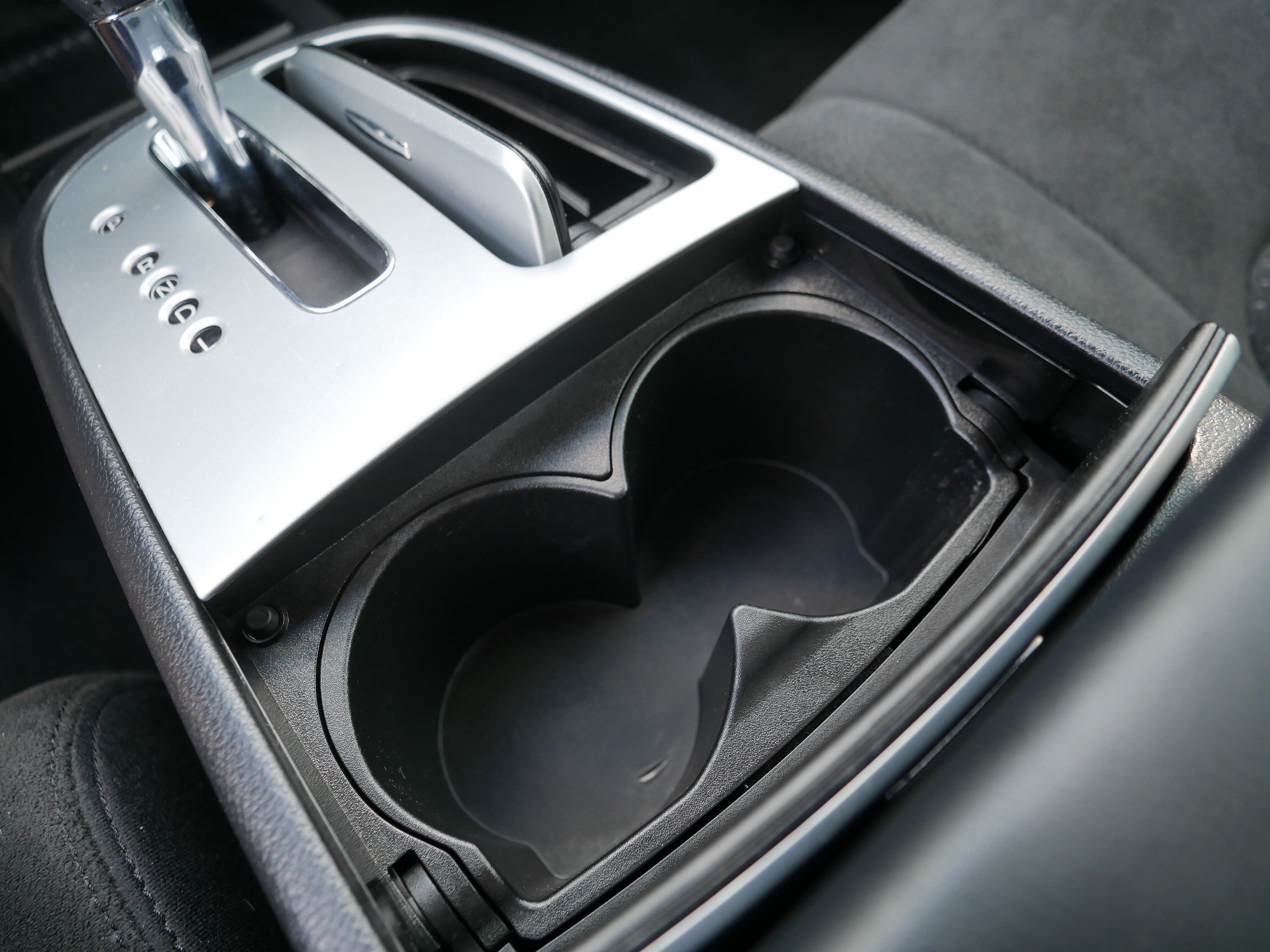 Used 2014 Super Black Nissan SV image 33