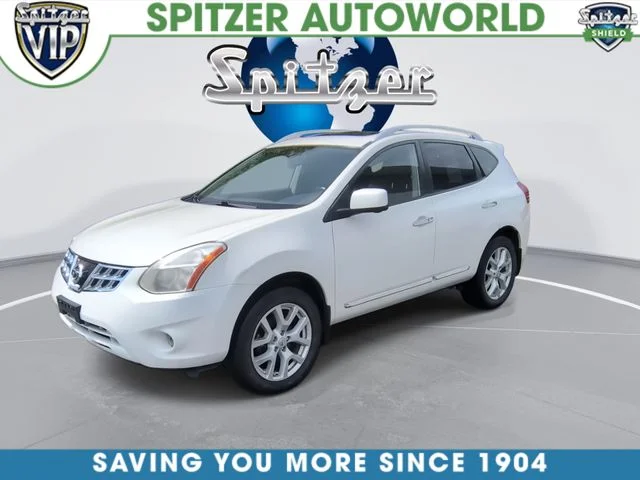 Used 2013 White Nissan SL image 6