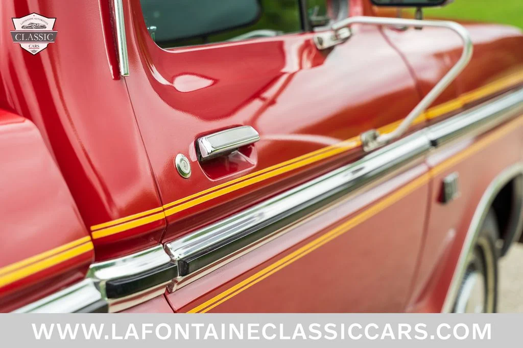 Used 1975 Red Ford  image 37