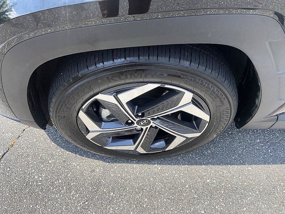 Used 2024 Black Pearl Hyundai SEL image 8