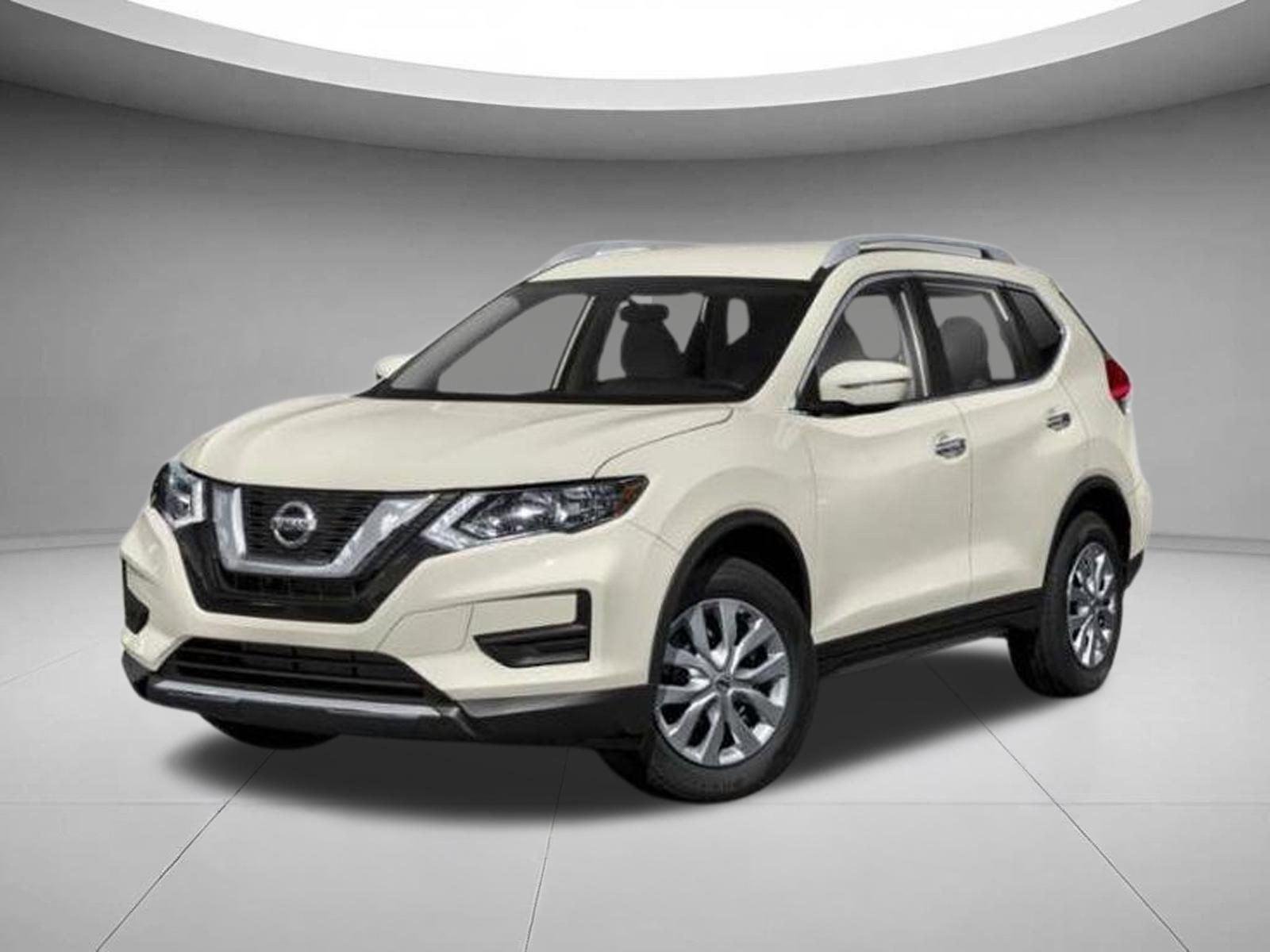 Used 2017 GUN METALLIC NISSAN  image 1