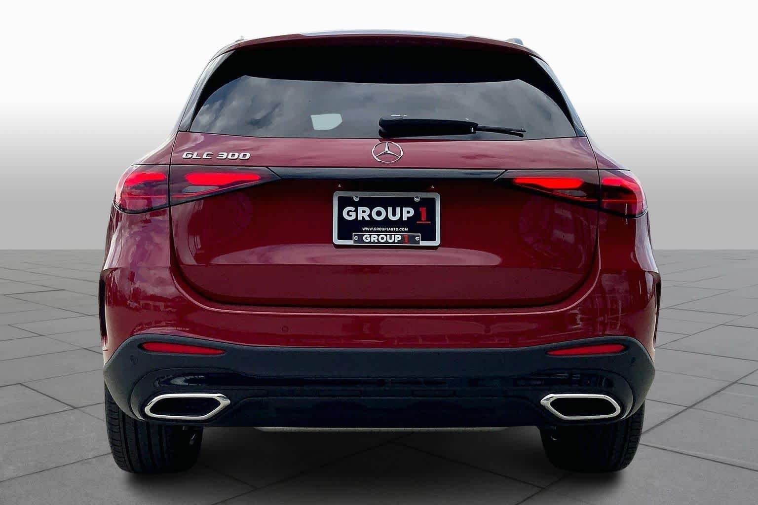 New 2026 MANUFAKTUR Patagonia Red Metallic Mercedes-Benz GLC 300 image 4