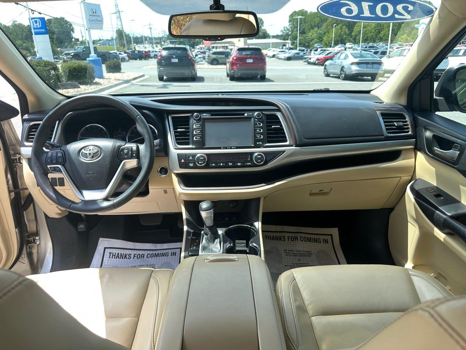 Used 2016 Creme Brulee Mica Toyota XLE image 15