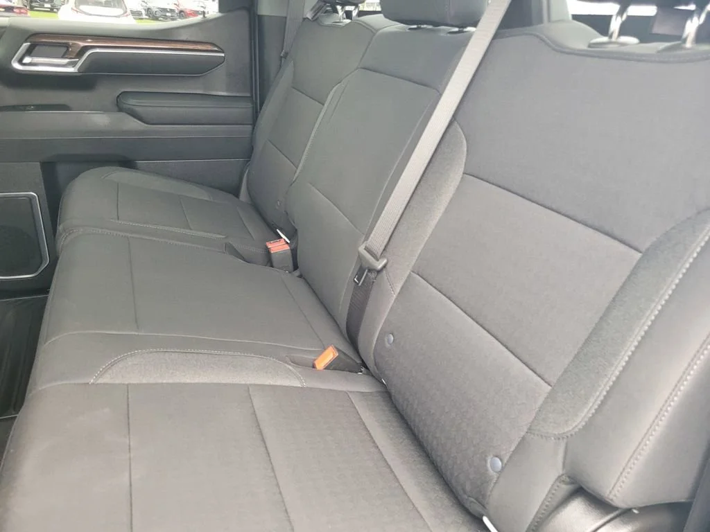 Used 2026 Summit White Chevrolet LT (2FL) image 17