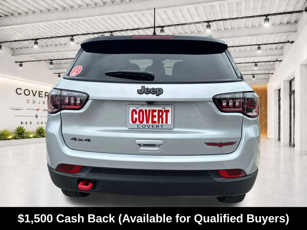 New 2026 Silver Zynith Metallic Clear-Coat Exterior Paint Jeep Trailhawk image 9