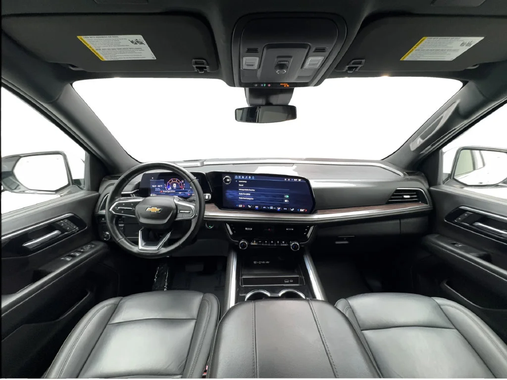 Used 2025 White Chevrolet LT image 22