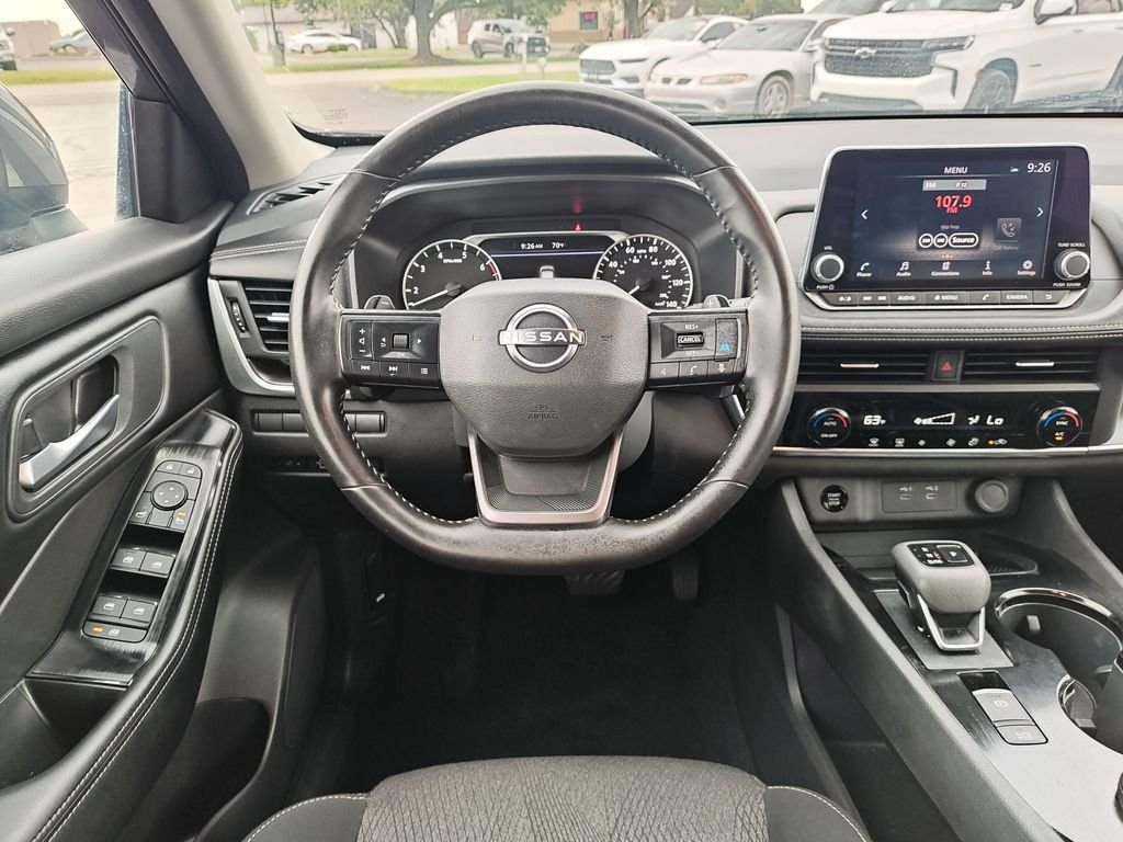 Used 2025 Gray Nissan SV image 16