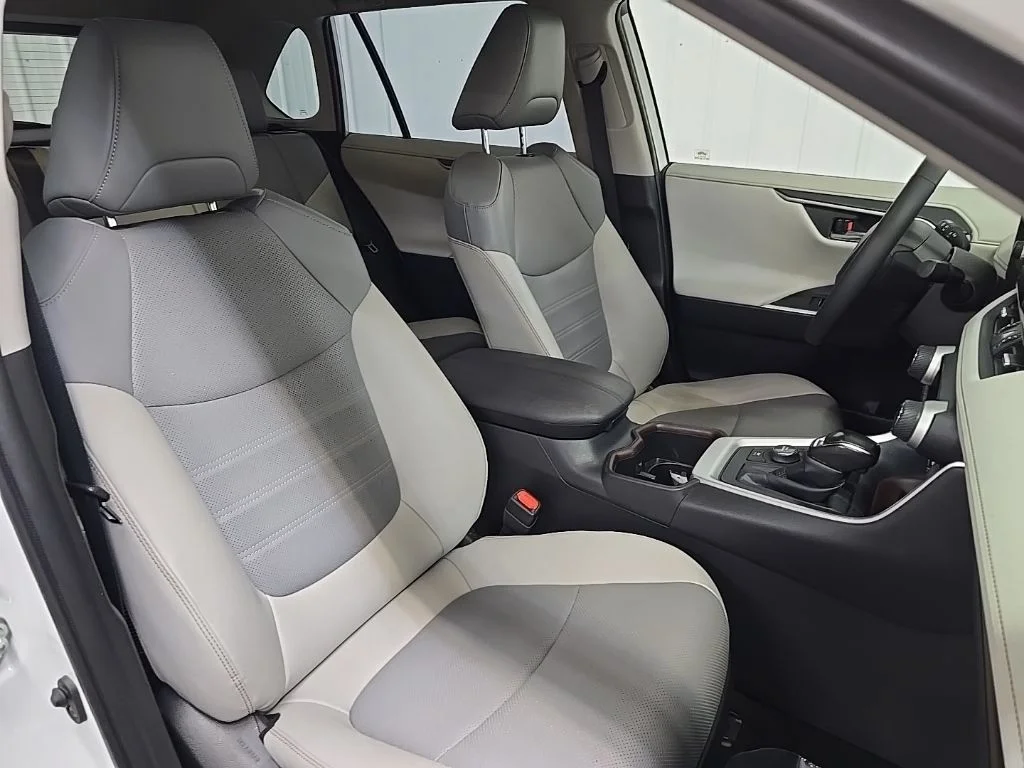 2024 Toyota RAV4 Limited - Photo 16