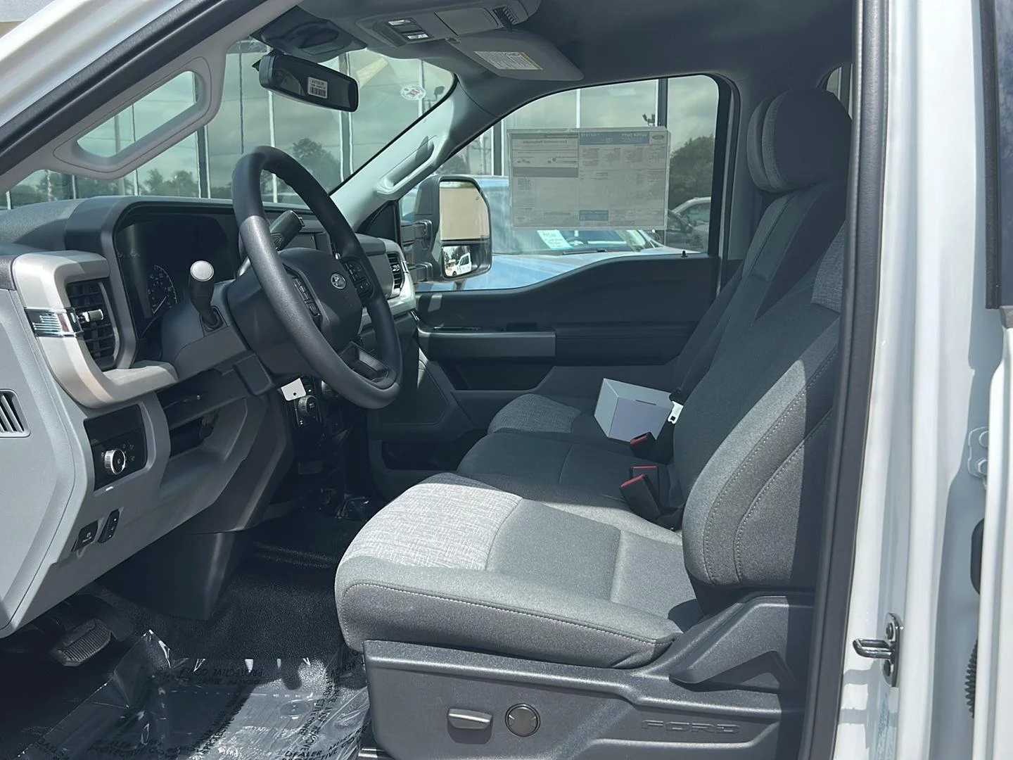 New 2026 Oxford White Ford F-350® XLT image 10