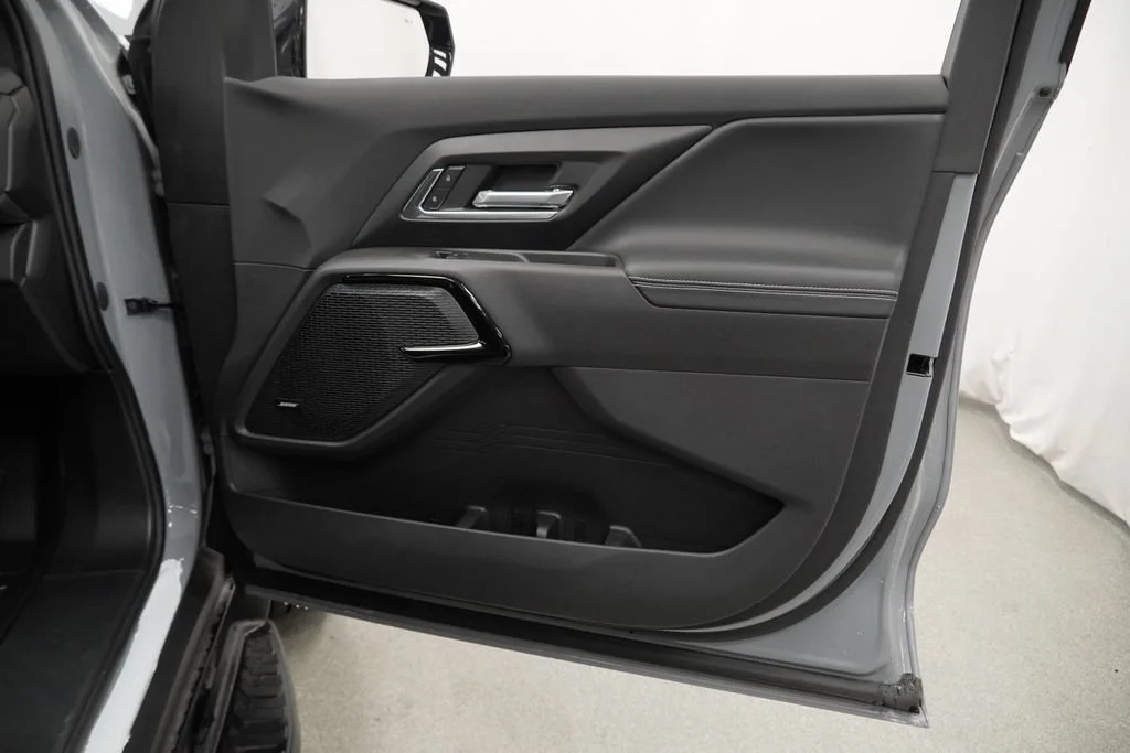 New 2026 Slate Gray Metallic Chevrolet LT - Max Range image 25