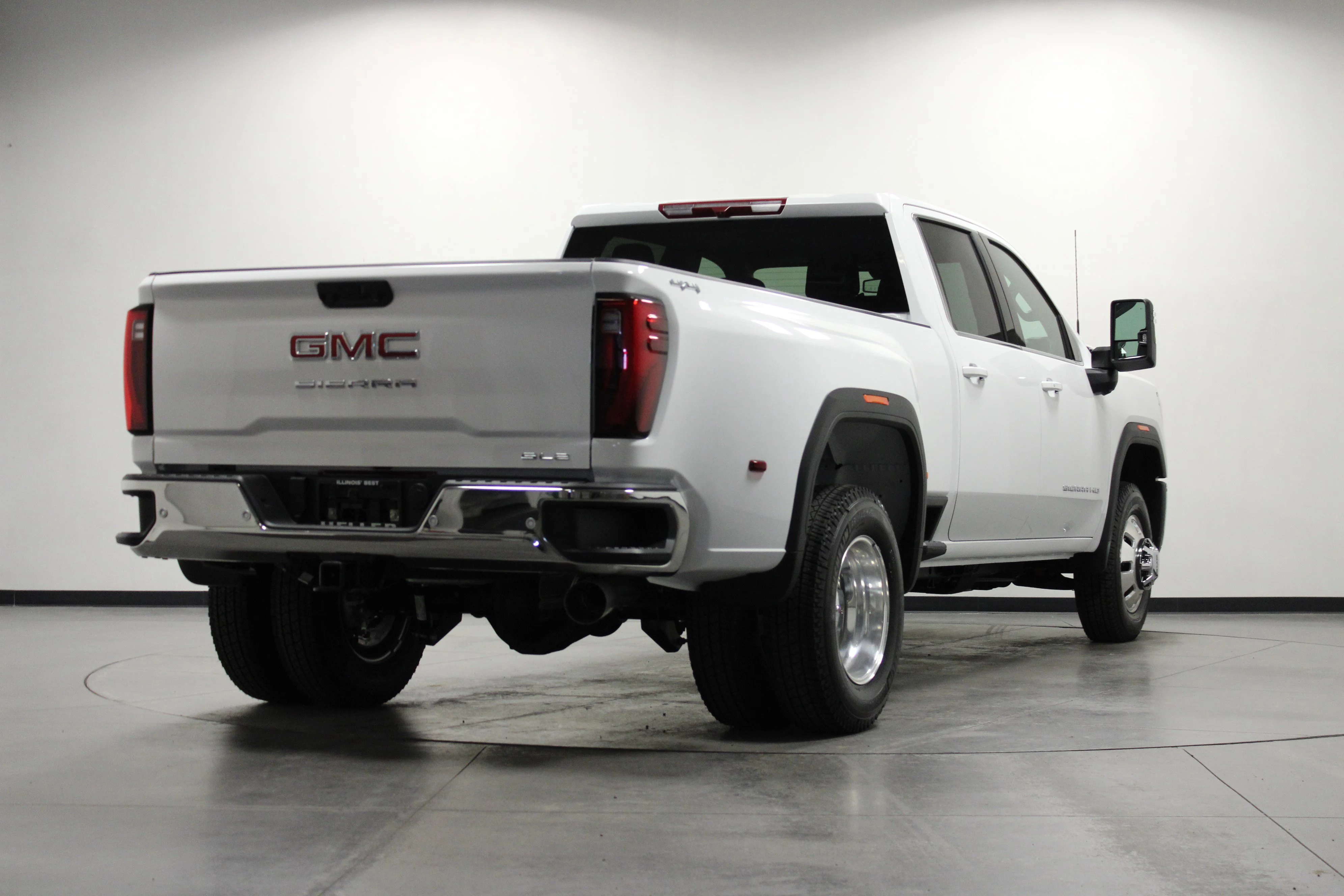 New 2026 Summit White GMC SLE DRW image 4