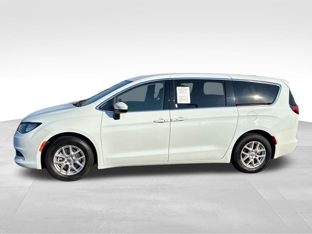 Used 2022 White Chrysler LX image 2