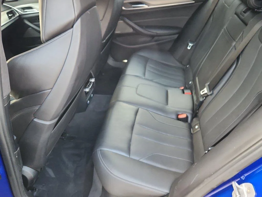 Used 2018 Marina Bay Blue Metallic BMW SD image 10