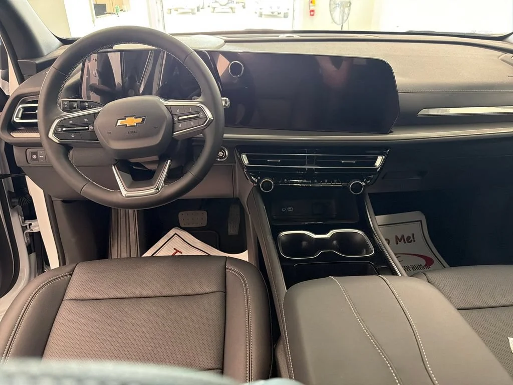 New 2027 Summit White Chevrolet LT image 16