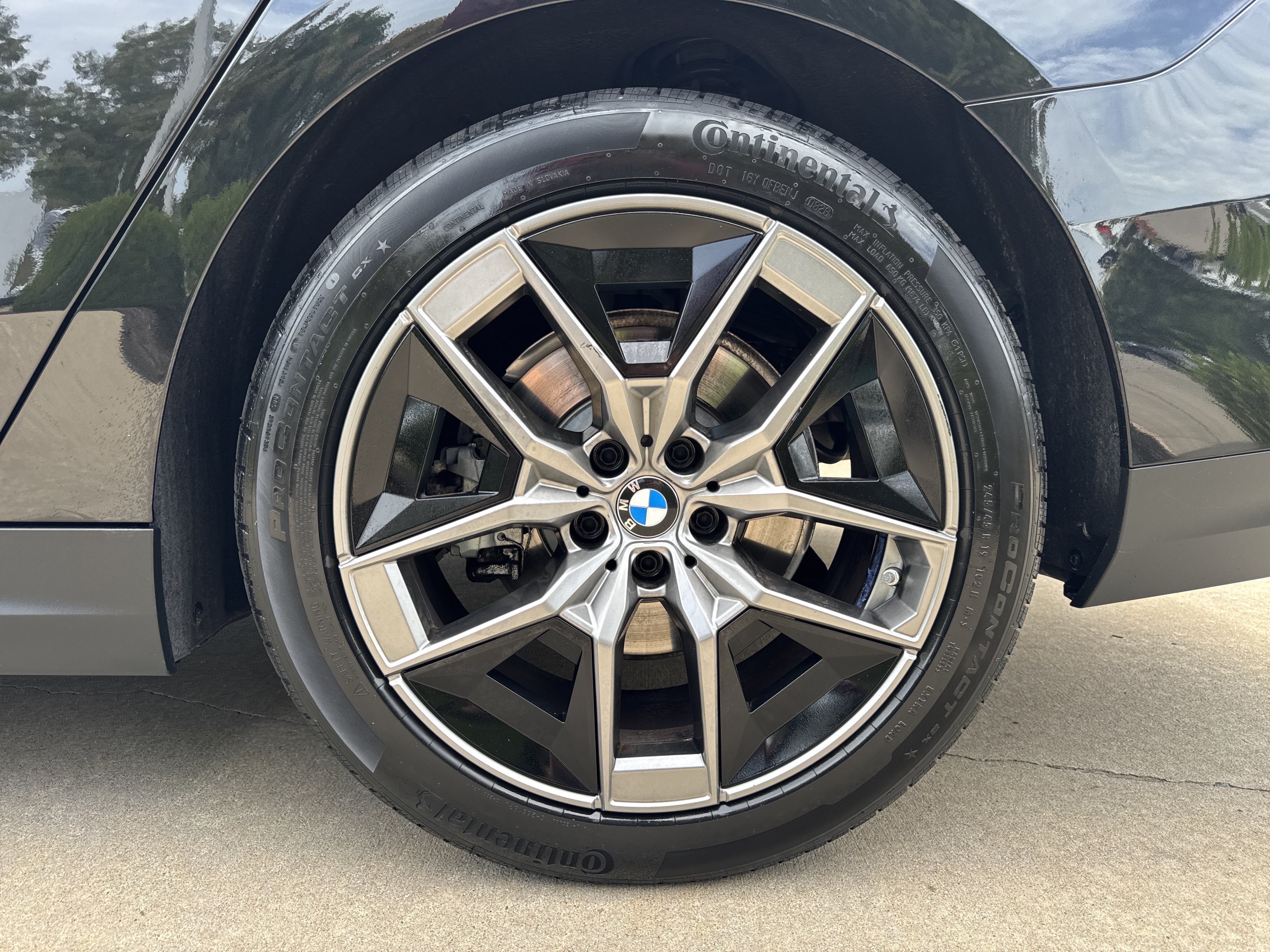 Certified Used 2026 Black Sapphire Metallic BMW 530i xDrive image 27