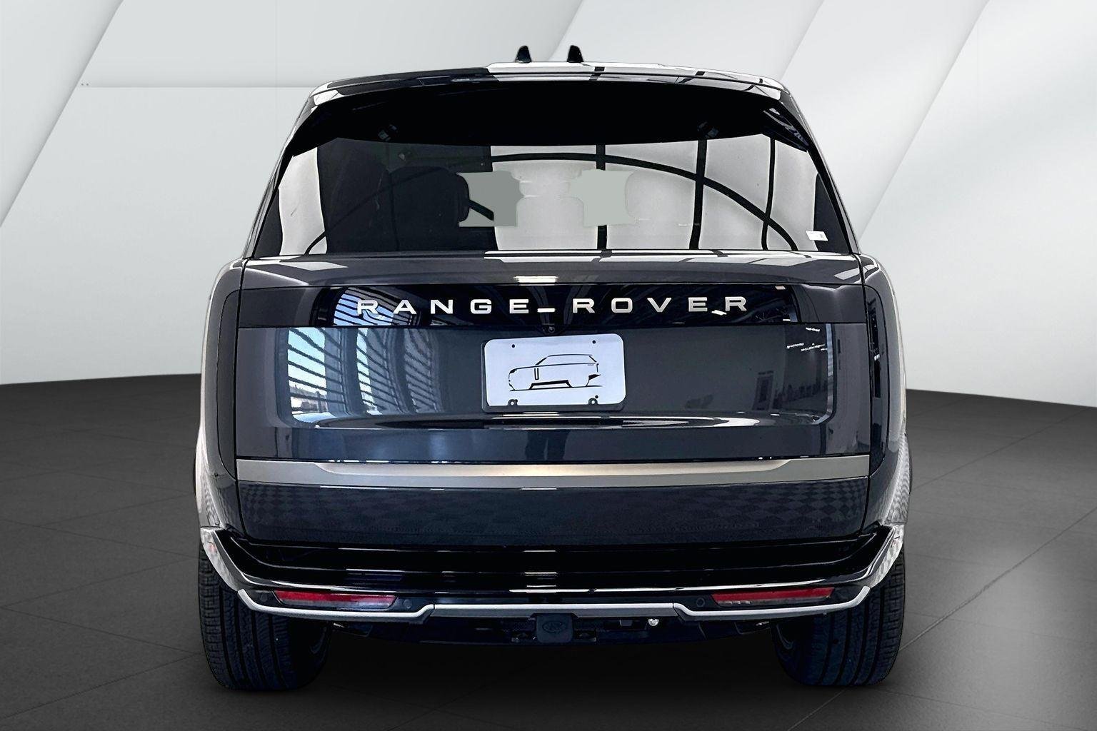 New 2026 Carpathian Grey Premium Metallic Land Rover SE image 7