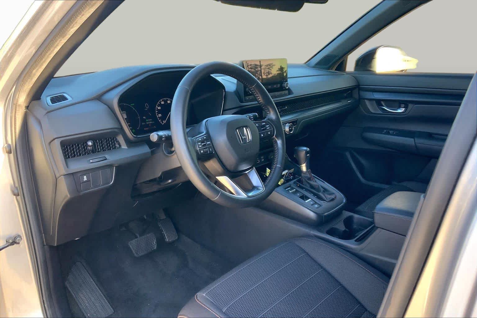 Used 2024 Lunar Silver Metallic Honda Sport image 17