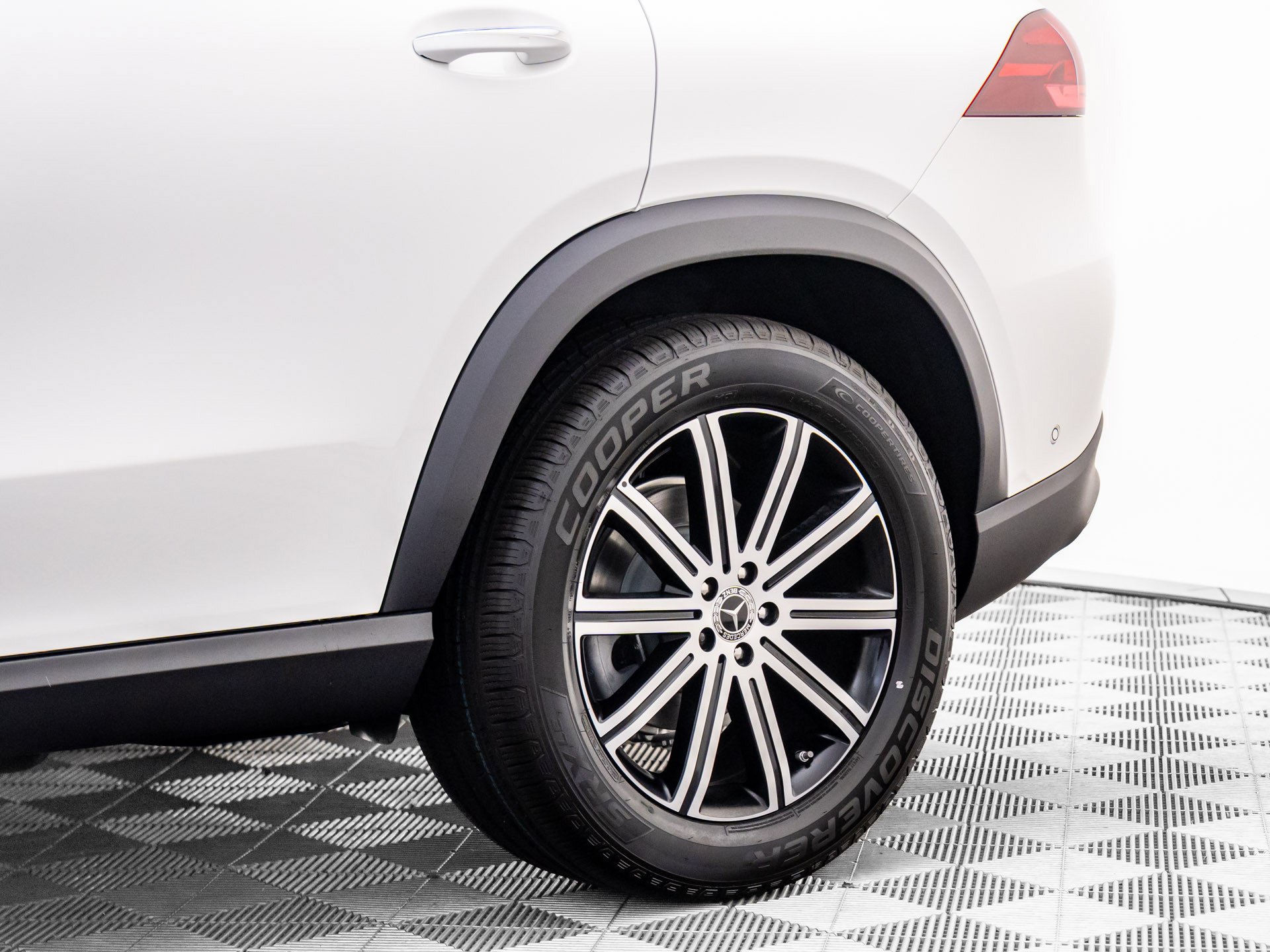 New 2026 White Mercedes-Benz GLE 350 image 34