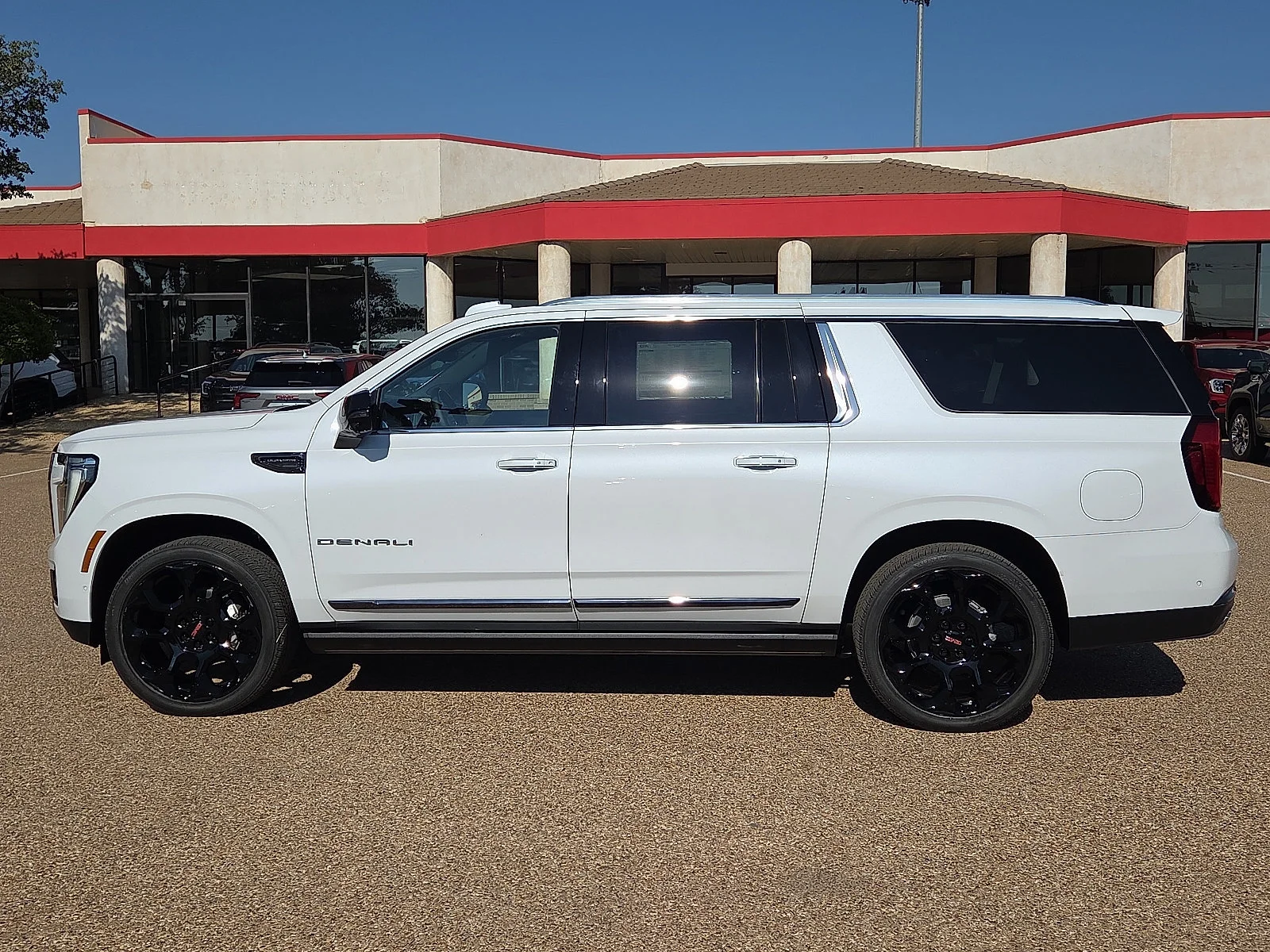 New 2026 Glacier White Tricoat GMC Denali Ultimate image 2
