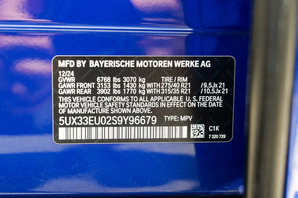 Used 2025 Marina Bay Blue Metallic BMW M60i image 62