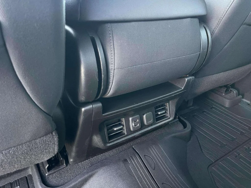 Used 2021 Summit White GMC Elevation image 25
