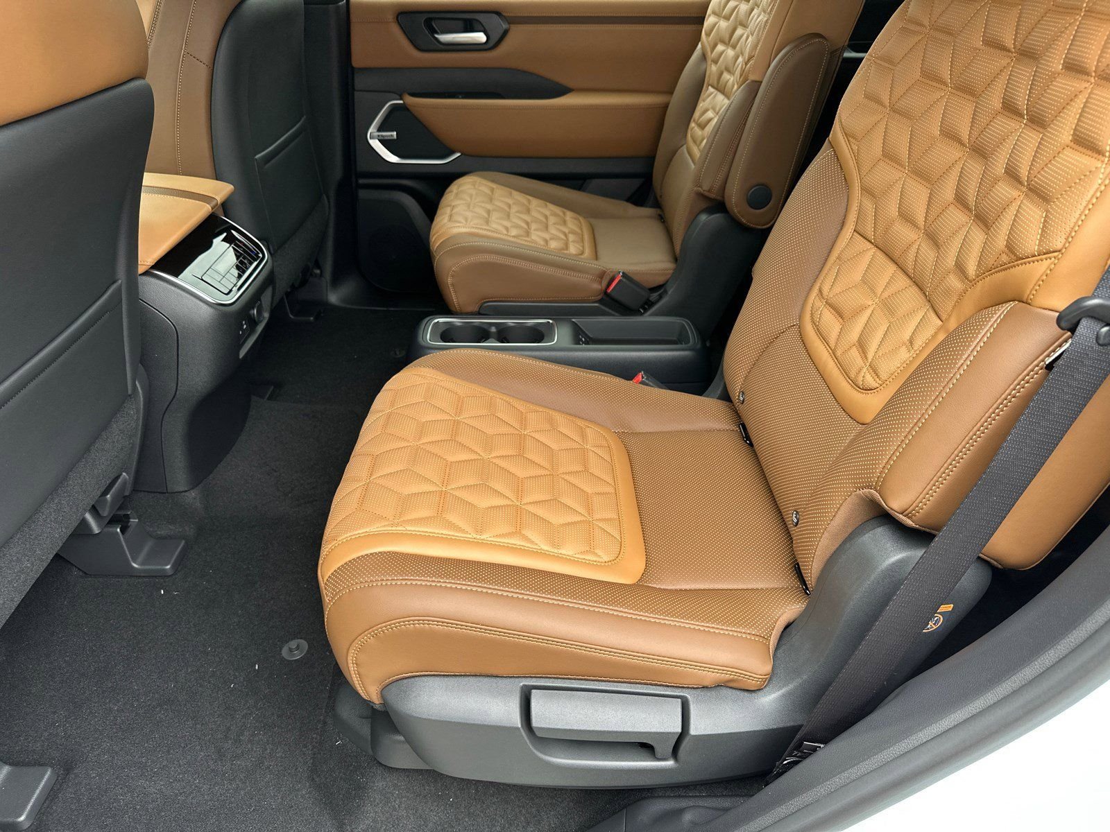 New 2026 White Nissan Platinum Reserve image 22