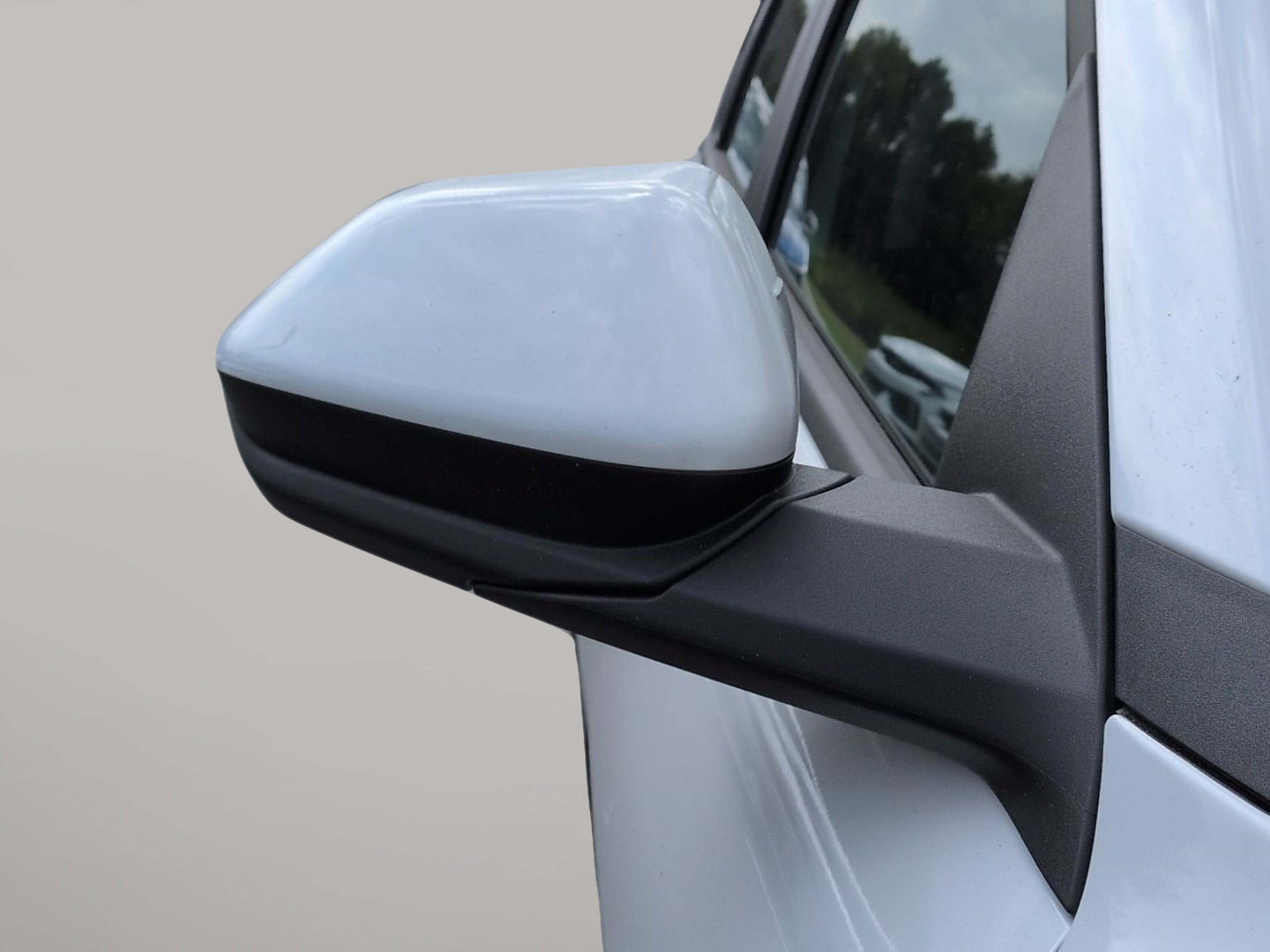 New 2026 Snow White Pearl Kia EX image 21