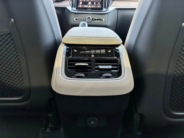 New 2026 Crystal White Volvo Plus image 26