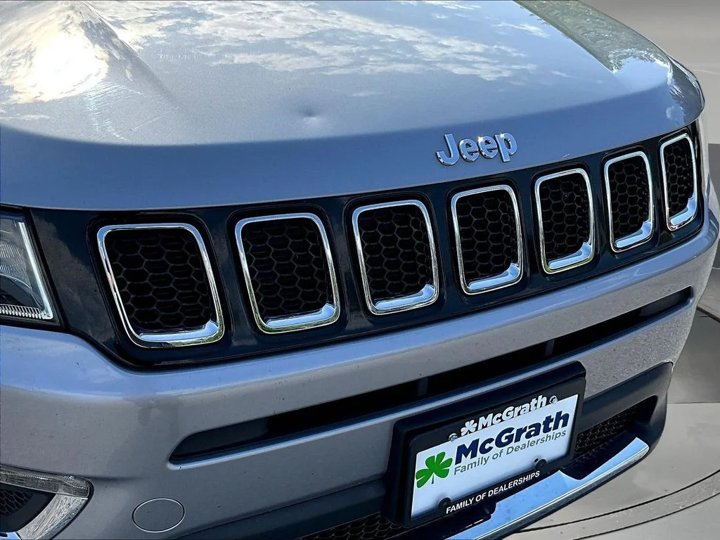 Certified Used 2019 Silver Jeep Limited image 34