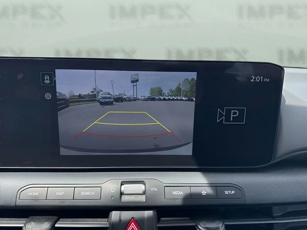 Used 2025 White Kia LXS image 17