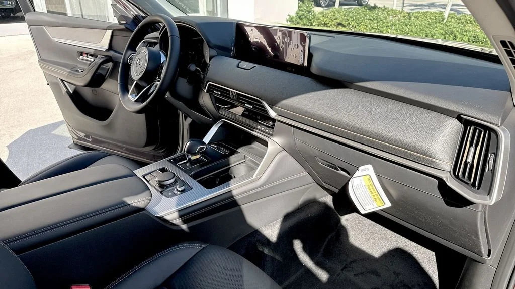 2026 Mazda CX-90 Premium Package - Photo 32