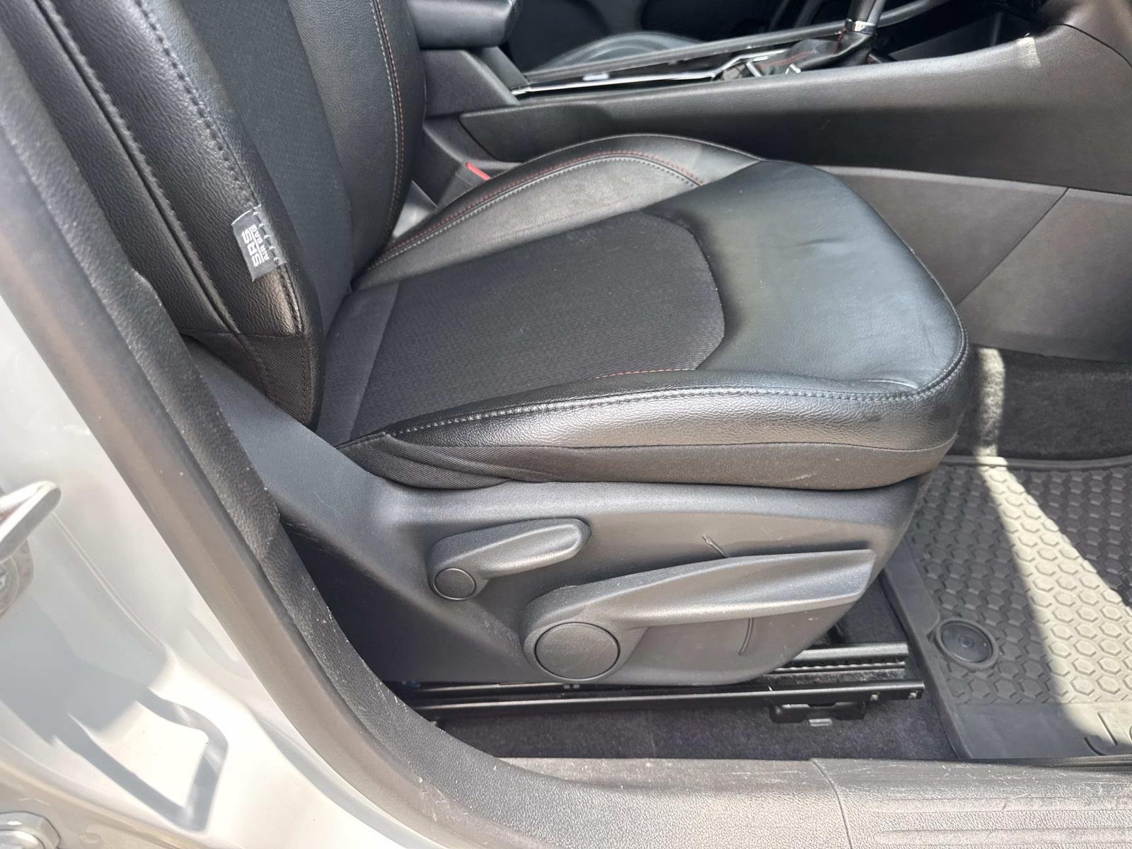 Used 2025 White Jeep Trailhawk image 11