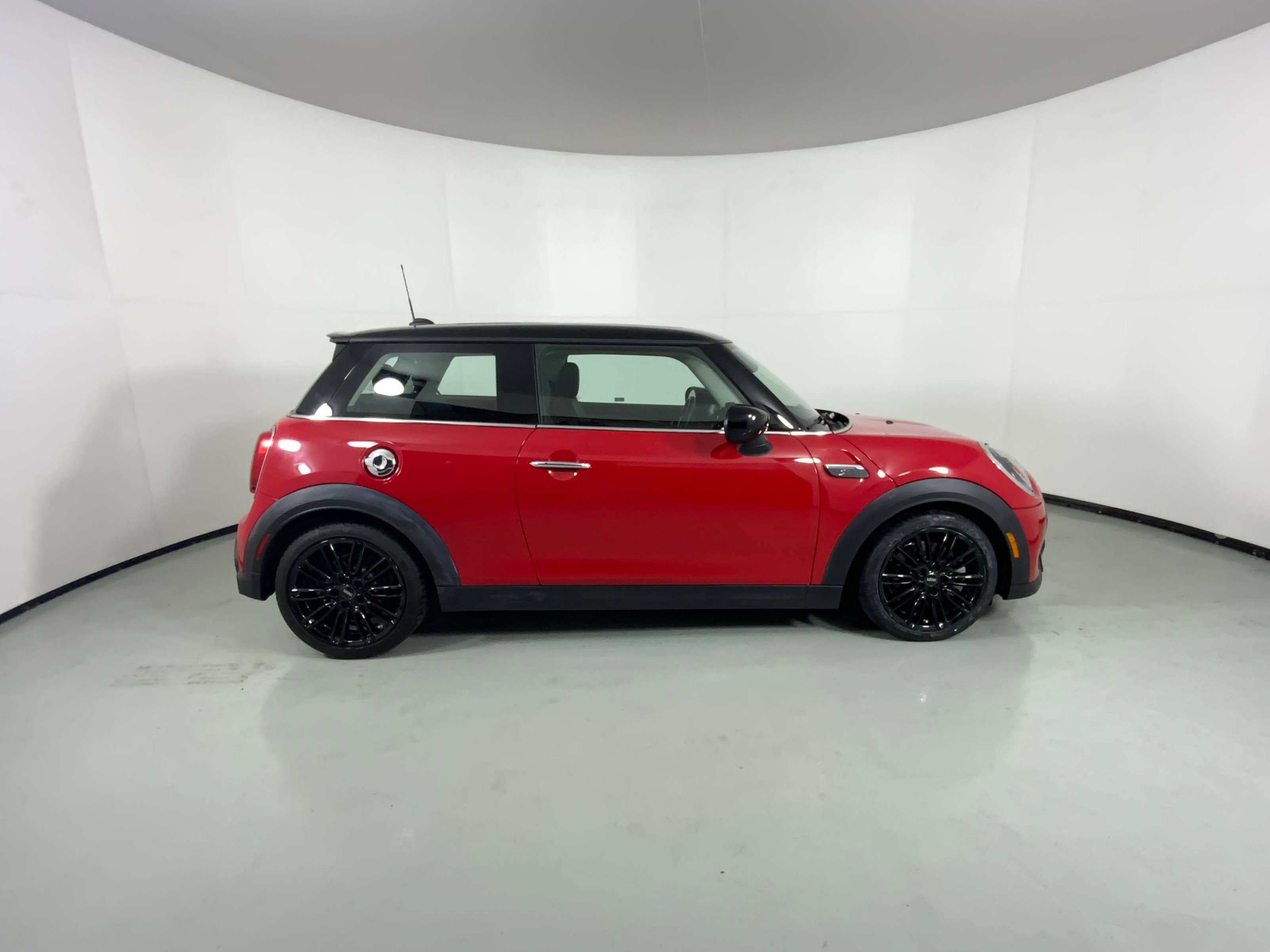2023 Mini Cooper 2 Door Hardtop S photo 2