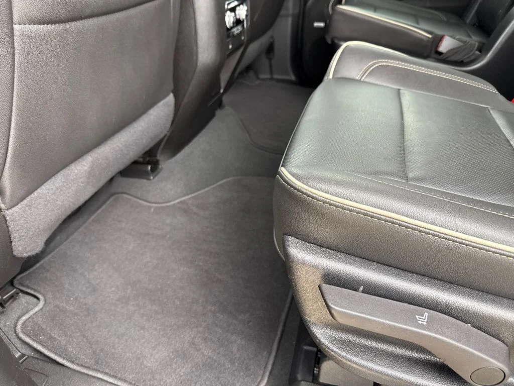Used 2023 Silver GMC SLT image 19