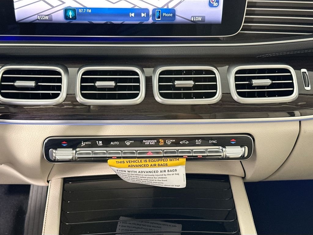 New 2026 MANUFAKTUR Moonlight White Metallic Mercedes-Benz GLS 450 image 16