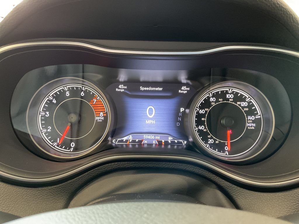Used 2022 White Jeep Latitude Lux image 21