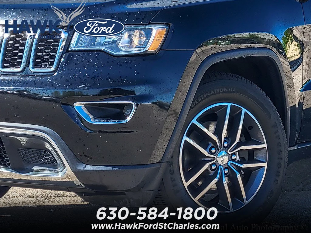Certified Used 2018 Diamond Black Crystal Pearlcoat Jeep Limited image 2