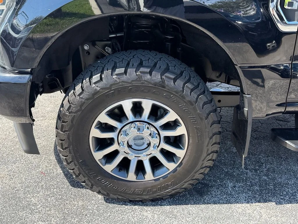 Used 2022 Agate Black Metallic Ford Lariat image 20