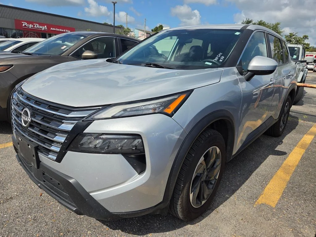 Used 2024 Silver Nissan SV image 6