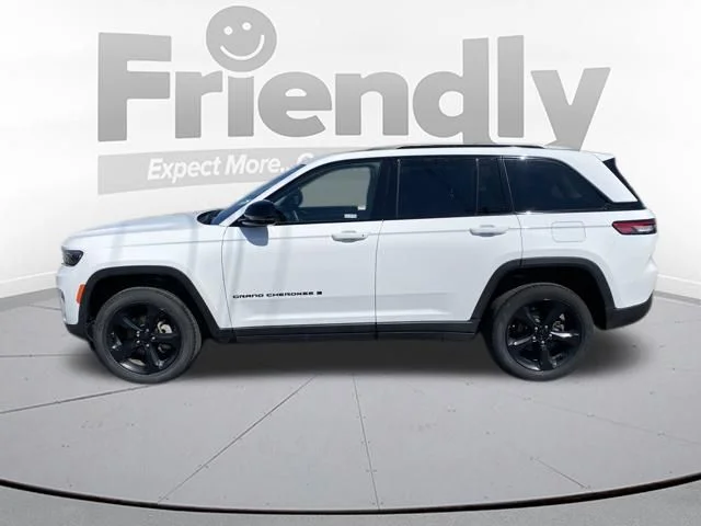 Used 2024 White Jeep Limited image 8