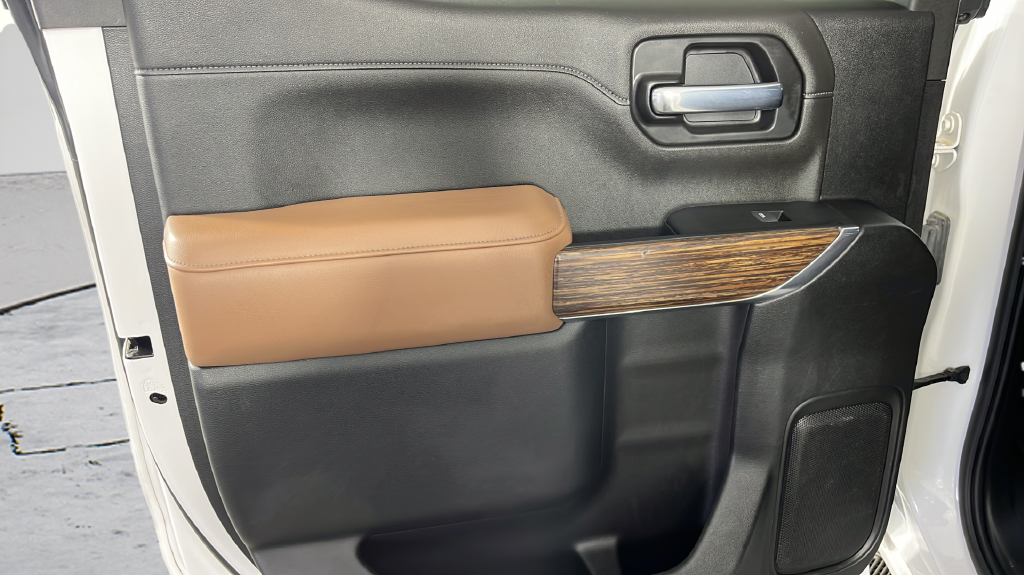 Used 2022 Beige Chevrolet High Country image 15