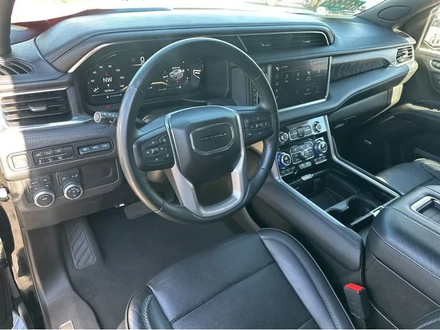 2023 GMC Yukon Denali - Photo 23