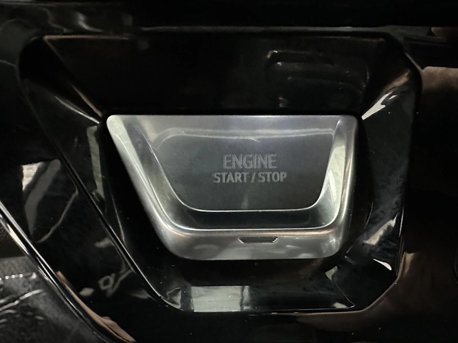 Used 2024 White Frost Tricoat GMC Denali image 16